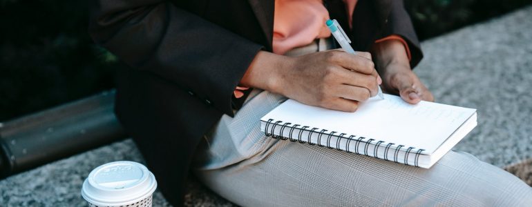 10 powerful benefits of journaling for 10 minutes a day